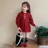 Vestido Rojo de Peluche con Lazo para Niña Estilo Coreano Otoño/Invierno 2026 Nueva Moda Infantil Vestido de Punto para Niña Pequeña
