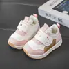 Zapatos deportivos con forro de felpa para niños, zapatos suaves de suela flexible para niños pequeños, zapatos para bebé de 0 a 6 años, ultraligeros, antideslizantes, cálidos, zapatos funcionales de dibujos animados