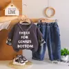 Conjunto de sudadera con tachuelas para niño, elegante atuendo de otoño para niños pequeños, conjunto de dos piezas para primavera y otoño, moda al por mayor