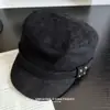 2025 Novo Design de Moda Coreana Boné Newsboy de Topo Plano com Rebites para Mulheres, Estilo Britânico Versátil para Primavera e Outono