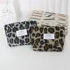 Bolsa de Cosméticos de Felpa con Estampado de Leopardo Retro para Mujer, Bolso de Mano Portátil, Neceser de Viaje de Gran Capacidad
