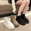 Botas de Neve Grossas com Forro de Lã para o Inverno de 2025 para Mulheres, Estilo Novo com Couro e Pelo Integrados, Sapatos Quentes de Algodão com Solado Grosso