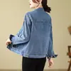Fotos reales de una chaqueta vaquera holgada estilo Hong Kong para mujer, con detalles bordados, una chaqueta vaquera corta, una chaqueta casual de estudiante, en azul claro