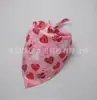 Popular de dibujos animados transfronterizo de Amazon para el Día de San Valentín, babero para mascotas, toalla para babas de perro, toalla triangular de maullido, directo de fábrica
