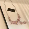 Colar Flor de Zircônia Colorida Super Brilhante Transfronteiriço Europeu e Americano Corrente de Clavícula Estilo Corte Retrô Ornamento de Colar de Luxo Leve e de Alta Qualidade para Mulheres
