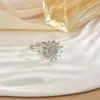 Anel Rotativo Personalizado para Mulheres com Zircônia Micro-Incrustada, Elegante e Moderno, Sensação de Alto Padrão, Joia Versátil de Anel Redondo Full Diamond