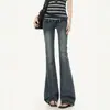 Jeans Micro-Flare Lavado da Moda para Mulheres, Tamanho Grande, Novo Estilo para o Início do Outono, Emagrecedor, Design Bordado com Rebites, Boca de Sino