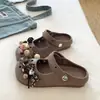 Mary Janes RetroZapatos Agujereados Mujer Verano EVA Retro Estampado de Leopardo Cadena de Perlas DIY Ropa Exterior Viajes Diarios Sandalias de Punta Cerrada