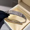 Pulseira de fecho retangular com zircônia de luxo transfronteiriça europeia e americana, toque de luxo leve de alta qualidade, joia feminina versátil estilo festa