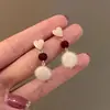 Pendientes Maillard de Alta Gama Color Rojo Ankora para Mujer Año Nuevo y Navidad Pendientes Elegantes Diseño de Nicho Otoño e Invierno