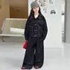 Conjunto de Mezclilla para Niñas Otoño 2026 Nueva Moda Coreana para Niños Jeans y Chaqueta Set de Dos Piezas Moderno y con Estilo