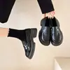 Sapatos femininos de bico redondo com sola grossa 2025 novo modelo preto estilo faculdade pequenos sapatos de couro versáteis mocassins britânicos sapatos para uniforme JK
