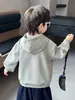 Sudadera con capucha bordada y retazos para niños de primavera y otoño, sudadera con capucha elegante estilo coreano para niños, top casual para niños pequeños y mayores