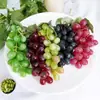 En stock simulación de suministro simulación de racimo de uvas fruta PVC con escarcha uvas pasas fruta falsa accesorios para fotografía al por mayor