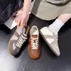 Zapatillas de entrenamiento retro alemanas para mujer con aumento de altura interior, nuevo estilo otoño 2026, zapatillas casuales cómodas y versátiles