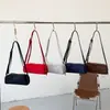 Diseño de nicho moderno simple bolso de un solo hombro estilo coreano ins uso diario elegante moderno casual bolso de axila de un solo hombro