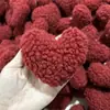 Pompones en Forma de Corazón de Imitación de Piel de Cordero en Múltiples Colores, Accesorios Hechos a Medida Uno a Uno para Bolsos, Zapatos y Sombreros, Adornos en Forma de Corazón, Directo de Fábrica