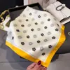 Bufanda de Seda Estampada Sencilla y Elegante, Chal Versátil de Alta Gama, Pañuelo para el Cuello con Protección Solar, Pañuelo Cuadrado Pequeño, Pañuelo para la Cabeza, Pañuelo para Mujer
