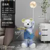Alemanha 2026 Novo Modelo Fabricante Urso Violento Grande Ornamento para Sala de Estar, Bandeja Grande de Chão Celebridade da Internet, Alto-falante ao Lado da TV