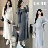 Roupa de maternidade para o outono, novo estilo fashion, vestido com suspensório da mamãe da moda com cardigã de manga comprida, versão coreana, conjunto de duas peças emagrecedor para gestantes