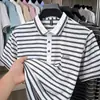 Camisa Polo de Hombre de Manga Corta Suelta a Rayas de Lujo Ligero Verano 2026 Nueva Moda Casual Delgada Ropa para Hombres Jóvenes y de Edad Media