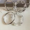 Pulseira Geométrica Pesada Estilo Metal Europeu e Americano Luxo Leve Sensação de Alto Padrão Pulseira de Nicho Moda Cruzada Personalidade Joia de Mão para Mulheres