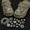 Nuevas flores doradas rosadas y plateadas para zuecos de lujo, accesorios de moda DIY de alta gama, decoraciones de hebillas de zapato desmontables