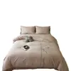 Juego de Cuatro Piezas de Algodón y Lino Bordado con Textura Suave Vintage, Estilo Chino Elegante con Lazos, Adecuado para Dormir Desnudo, Incluye Funda de Edredón, Sábana Plana y Sábana Ajustable