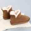 Botas de nieve elegantes y modernas para mujer, nueva colección de invierno 2026, con un diseño combinado de cuero y piel, forradas de felpa, de caña corta y con forro de algodón cálido y antideslizante.