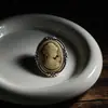 Broche Cabeça de Beleza em Relevo Medieval Europeu e Americano Transfronteiriço, Acessórios de Vestuário com Retrato Estilo Corte Vintage Atacado
