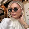 Óculos de sol metálicos estilo vintage novos da moda europeia e americana, estilosos e versáteis, óculos de sol populares de estilo de rua para garotas da moda