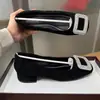 Sapatos de Salto Alto Quadrados com Fivela Quadrada de Strass em Camurça para Mulheres, Estilo Retro Novo de Primavera e Outono, Salto Bloco, Bico Quadrado, Modernos e Versáteis, Confortáveis nos Pés