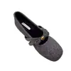 Sapatos Mary Jane versáteis femininos com aumento interno de altura, laço de lã retrô de outono, novo design de camélia com bico quadrado 2026