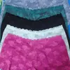 Calzoncillos tipo bóxer de encaje para mujer, de cintura media, transpirables, con bordes ondulados, sin costuras, no aprietan, disponibles en varios colores, suministro directo del fabricante, entrepierna de algodón puro