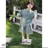 Traje de Verano Delgado de Mezclilla para Niños 2026 Nuevo Elegante Camisa Ropa de Verano Manga Corta Conjunto de Dos Piezas