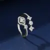 Anillo Romántico Ajustable con Chapado en Oro de 14K, Cielo Estrellado, Trébol de Cuatro Hojas y Moissanita para Mujer, con Diseño Único y Estilo Moderno