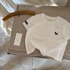 Camiseta Blanca de Algodón Puro para Niños y Niñas, Manga Corta, Verano 2025, Perro Azul con Bolsillo, Camiseta Elegante de Manga Media para Niños Pequeños, Clase A