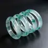 Pulseira de Pedra Jade Azul Chuva Nebulosa Flor Azul Tira Plana Transparente Gelo Luz Suave Feminina Luxo Leve Temperamento Fabricante Atacado Pulseira de Jade