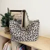 Bolso tote amplio Rich Melard con estampado de leopardo, estilo dulce y fresco, adecuado para estudiantes universitarias para ir de compras y de excursión