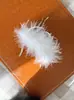 Plumas Blancas de Gama Alta Plumas de Pavo Plumas de Ganso Venta al por Mayor Decorativas DIY Joyería Accesorios para el Cabello Materiales Accesorios Tiras de Cabello Accesorios