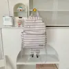 Mochila Listrada Fofa Estilo Coreano Alta Aparência Bolsa Escolar para Aluno do Ensino Fundamental II e Médio Leve Versátil Mochila de Grande Capacidade