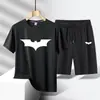 Traje de Verão Novo com Camiseta e Shorts de Seda Gelada Masculino Tendência Casual Esportivo Secagem Rápida Roupa Tamanho Grande Duas Peças Roupa Masculina