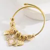 Nuevo Pulsera Panjia Fashion de Acero Inoxidable Dorado Temperamento Moderno Versátil Diamantes Incrustados Trébol de Cuatro Hojas Corazón Colgante Pulsera