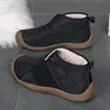 Zapatos de algodón de caña alta nuevos para invierno 2026 con suelas suaves, antideslizantes, forrados de felpa, engrosados, ligeros, casuales, modernos, botas de nieve para mamás