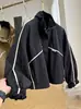Elegante chaqueta para mujer que te hace lucir más delgada y alta, adecuada para figuras petite, cortavientos casual con cuello alto para otoño 2026, versátil y adelgazante