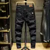Jeans Pretos Masculinos Verão Ajuste Slim Primavera e Outono Calças Slim Masculinas Finas Casuais Elásticas Estilo Coreano Calças da Moda