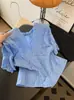 Camisa de Verano 2026 Estilo Dulce Francés Bordado Hueco Cuello en V Hombro Normal Manga Corta para Mujer, Elegante Top Adelgazante A11112