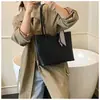 Bolsa tote de grande capacidade para o dia a dia, para comércio exterior, nova bolsa de ombro vintage 2026, versátil, simples, bolsa de ombro e crossbody de alta qualidade