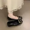 Zapatos Planos Franceses de Punta Cuadrada Bajos para Mujer Otoño 2025 Nuevo Elegante Hebilla Cuadrada con Falda Aumento Interno de Altura Temperamento Zapatos de Oficina