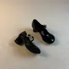 Sapatos de Couro Rasos de Salto Alto com Tira Redondos Retro Casuais Novos da Primavera de 2026 para Mulheres, Sapatilhas para o Trabalho
